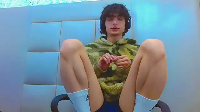 Snapshot of Sr_BonnyEthan chatting on 02.24.26 Sr BonnyEthan online show from 02.24.26