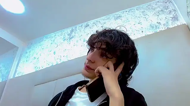 Snapshot of Sr_BonnyEthan chatting on 02.28.26 Sr BonnyEthan online show from 02.28.26