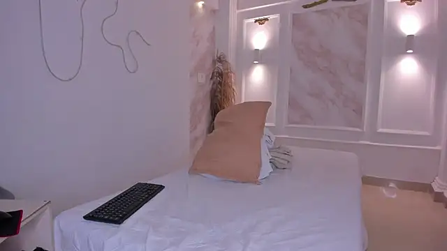 Snapshot of NastassjaCandy chatting on 10.22.25 NastassjaCandy online show from 10.22.25