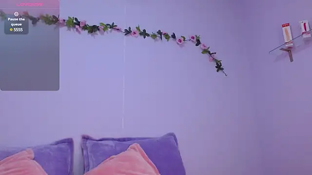 Snapshot of Isa-Jones chatting on 01.17.25 Isa-Jones online show from 01.17.25