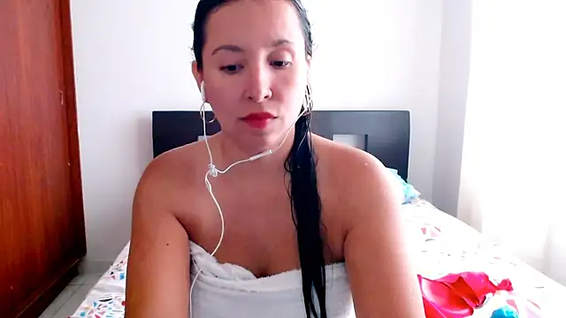 emely sexx20 online show from 02.12.25