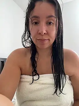 Snapshot of emely_sexx20 chatting on 07.04.26 emely sexx20 online show from 07.04.26
