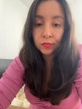 Snapshot of emely_sexx20 chatting on 07.10.26 emely sexx20 online show from 07.10.26