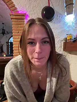 Snapshot of selenaluvv chatting on 12.14.24 selenaluvv online show from 12.14.24