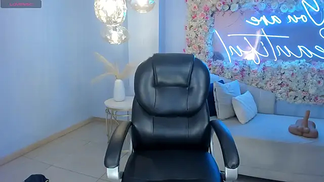 AlessaRomero online show from 12.15.25