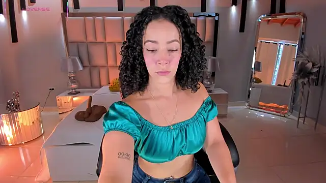 AlessaRomero online show from 05.19.26