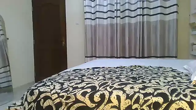 Snapshot of Fine_assie chatting on 06.21.26 Fine assie online show from 06.21.26