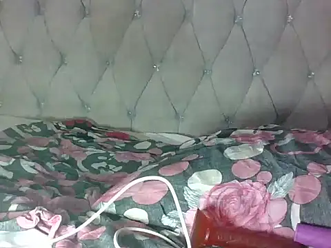 Snapshot of sweet_iddah chatting on 11.10.25 sweet iddah online show from 11.10.25