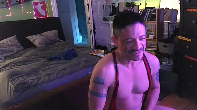 Snapshot of Tony_Torrente chatting on 12.20.25 Tony Torrente online show from 12.20.25