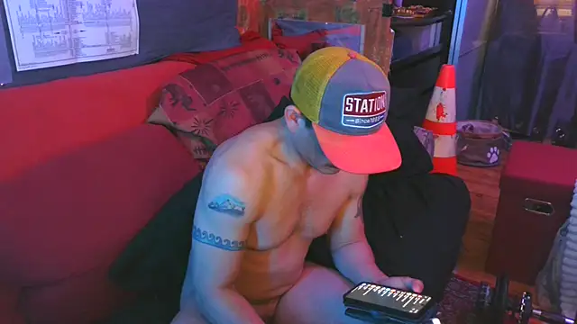 Snapshot of Tony_Torrente chatting on 01.10.26 Tony Torrente online show from 01.10.26