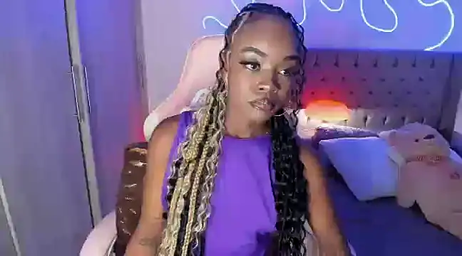 Snapshot of Miss_westt_ chatting on 12.14.24 Miss westt online show from 12.14.24