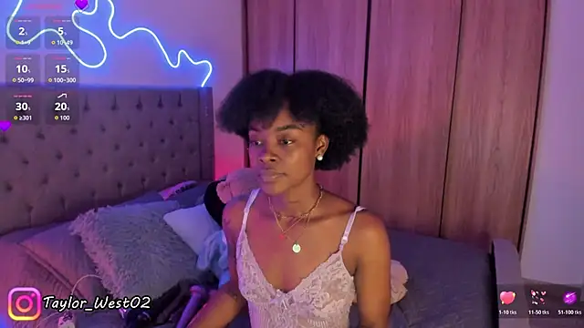 Snapshot of Miss_westt_ chatting on 06.25.26 Miss westt online show from 06.25.26