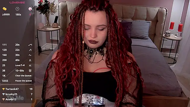 Miss Maya Mils online show from 02.03.26