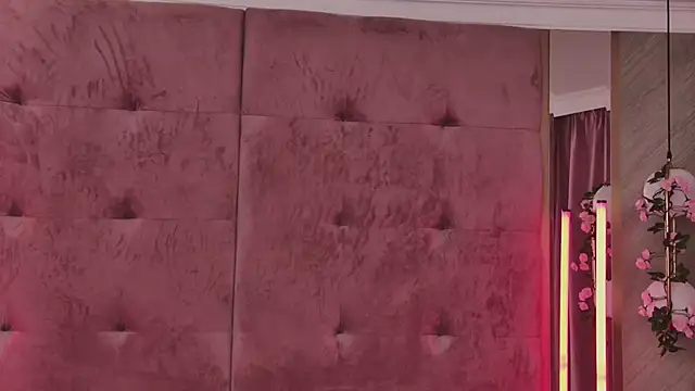 Snapshot of CeylanXO chatting on 03.16.25 CeylanXO online show from 03.16.25