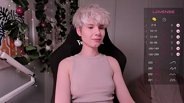 Snapshot of enigma_mia chatting on 12.06.24 enigma mia online show from 12.06.24