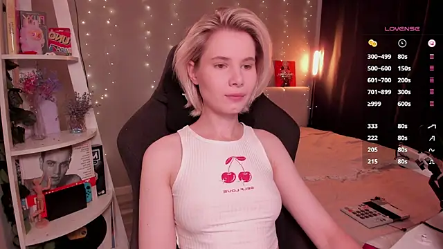 Snapshot of enigma_mia chatting on 09.13.25 enigma mia online show from 09.13.25