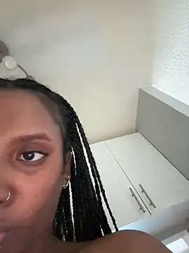 Your Paris online show from 02.19.25