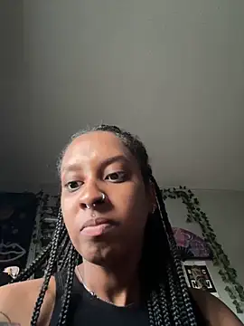 Your Paris online show from 03.05.25