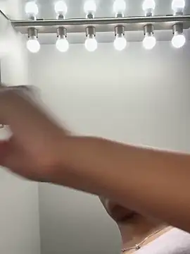 Your Paris online show from 03.21.25