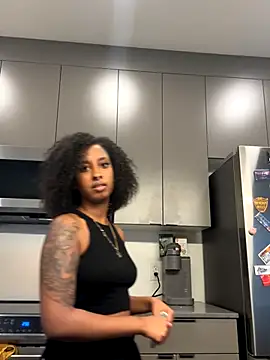 Your Paris online show from 10.26.25