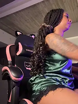 Your Paris online show from 11.26.25