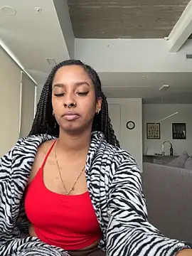 Your Paris online show from 11.28.25