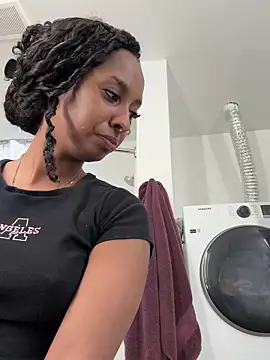 Your Paris online show from 03.12.26