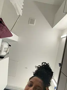 Your Paris online show from 04.10.26