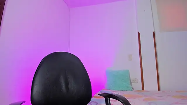 Snapshot of iris_torrez_ chatting on 01.29.25 iris torrez online show from 01.29.25