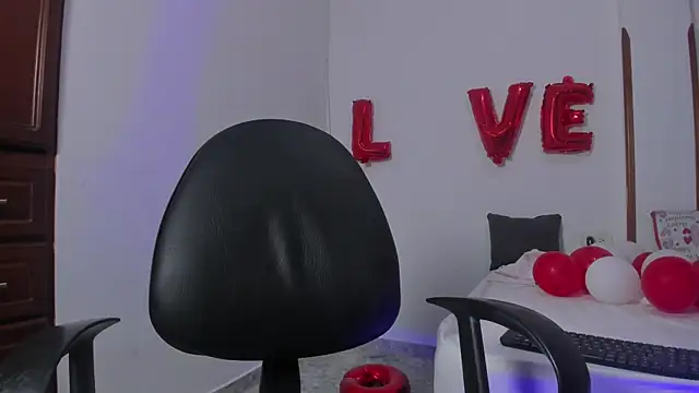 Snapshot of iris_torrez_ chatting on 02.17.25 iris torrez online show from 02.17.25