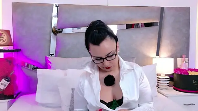 Evangeline Taylorr online show from 04.09.26