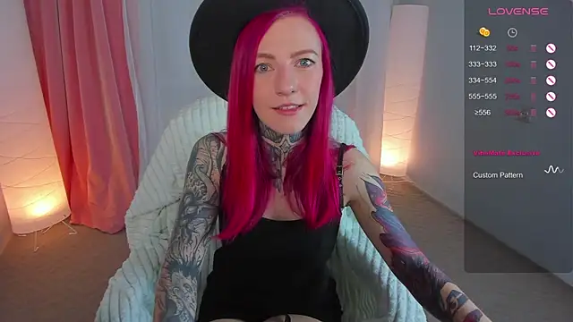 Roxy      online show from 03.13.25