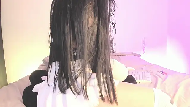 Snapshot of annie_gh chatting on 06.14.26 annie gh online show from 06.14.26