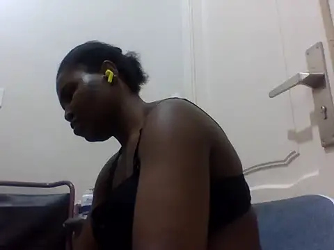 queenzuena online show from 05.20.26