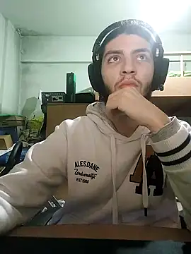 Snapshot of kleineid77 chatting on 12.22.24 kleineid77 online show from 12.22.24