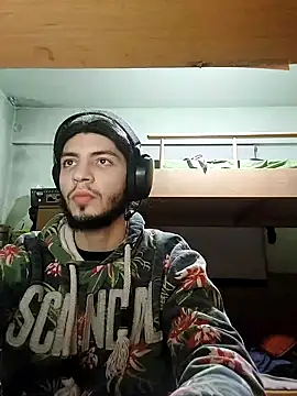 Snapshot of kleineid77 chatting on 12.29.24 kleineid77 online show from 12.29.24