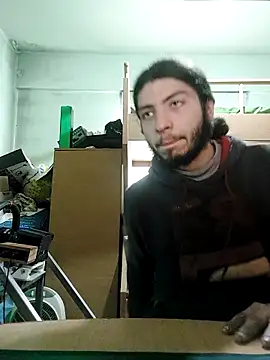 Snapshot of kleineid77 chatting on 03.01.25 kleineid77 online show from 03.01.25