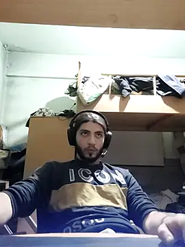 Snapshot of kleineid77 chatting on 11.19.25 kleineid77 online show from 11.19.25