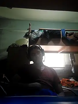 Snapshot of kleineid77 chatting on 11.29.25 kleineid77 online show from 11.29.25