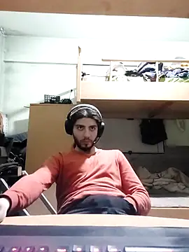 Snapshot of kleineid77 chatting on 01.05.26 kleineid77 online show from 01.05.26