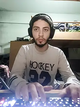 Snapshot of kleineid77 chatting on 01.07.26 kleineid77 online show from 01.07.26