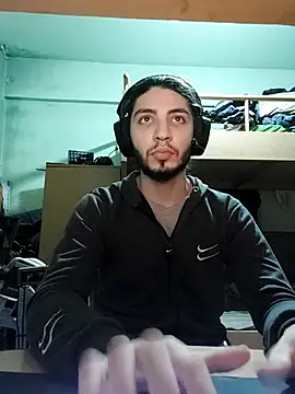 Snapshot of kleineid77 chatting on 01.14.26 kleineid77 online show from 01.14.26