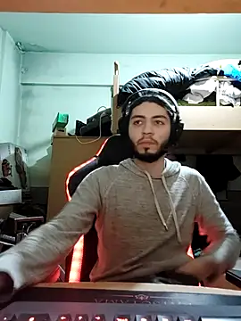 Snapshot of kleineid77 chatting on 02.12.26 kleineid77 online show from 02.12.26