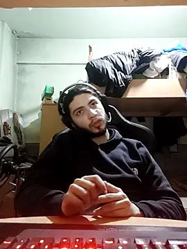 Snapshot of kleineid77 chatting on 02.19.26 kleineid77 online show from 02.19.26