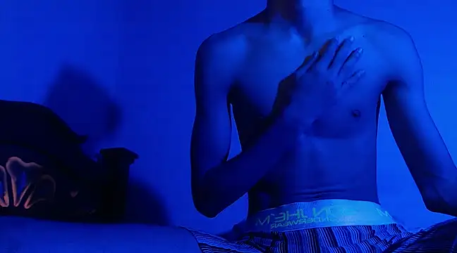 Snapshot of isaaclatino chatting on 12.10.24 isaaclatino online show from 12.10.24