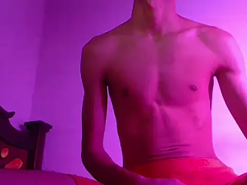 Snapshot of isaaclatino chatting on 01.04.25 isaaclatino online show from 01.04.25