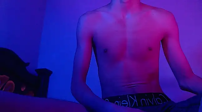 Snapshot of isaaclatino chatting on 01.25.25 isaaclatino online show from 01.25.25