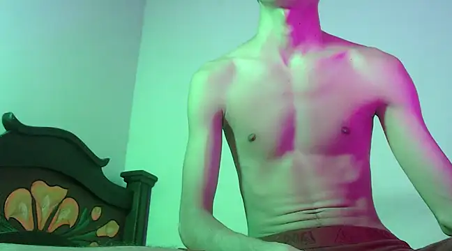 Snapshot of isaaclatino chatting on 01.28.25 isaaclatino online show from 01.28.25