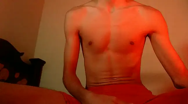 Snapshot of isaaclatino chatting on 03.19.25 isaaclatino online show from 03.19.25