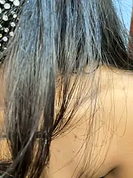 Snapshot of Little__Zara chatting on 02.02.25 Little Zara online show from 02.02.25